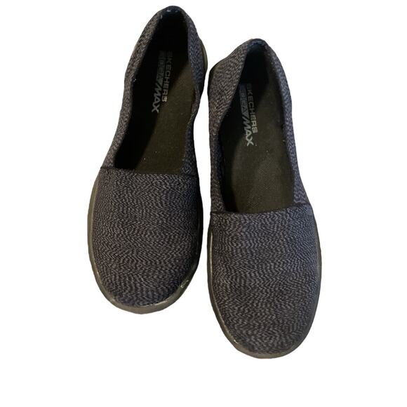 Skechers Women's Goga Max Charcoal/Black Walking Shoes - Picture 3 of 5